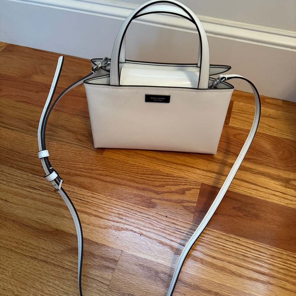 Kate Spade White leather Crossbody Bag Sam Icon.  Faint mark on front.
